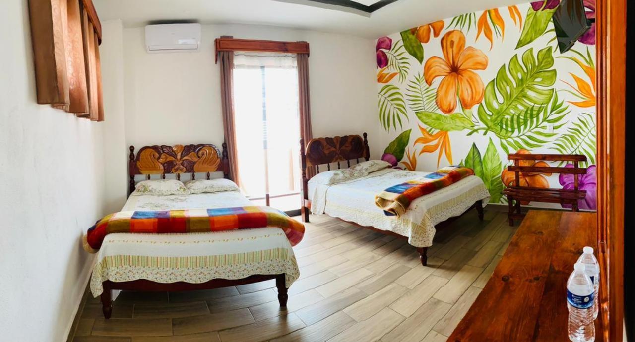 K&M Hotel Ксилитла Екстериор снимка