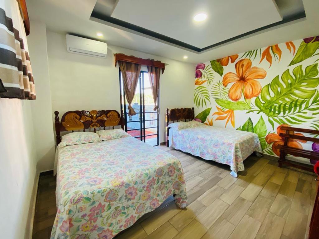 K&M Hotel Ксилитла Екстериор снимка